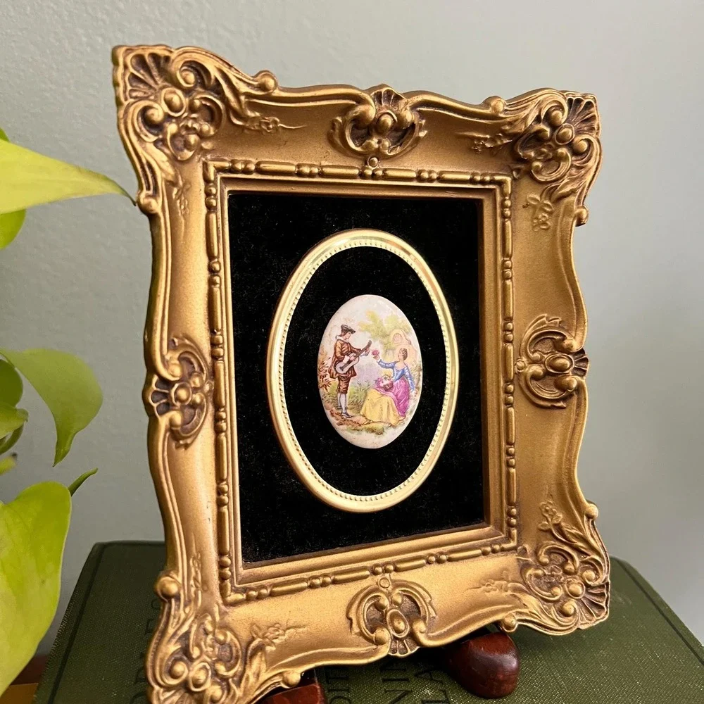 Vintage Fragonard Courting Couple Porcelain Cameo, Ornate Gold Frame 6